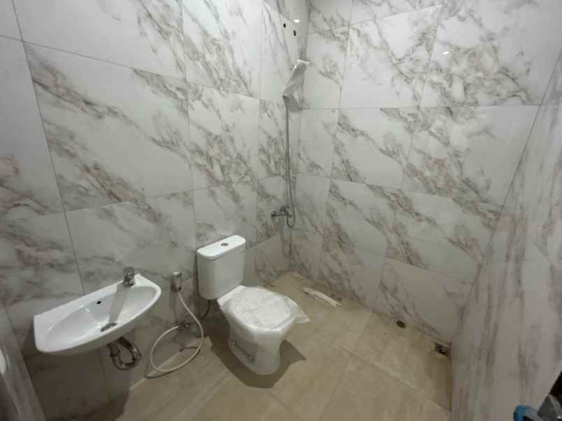 dijual rumah cipinang cempedak