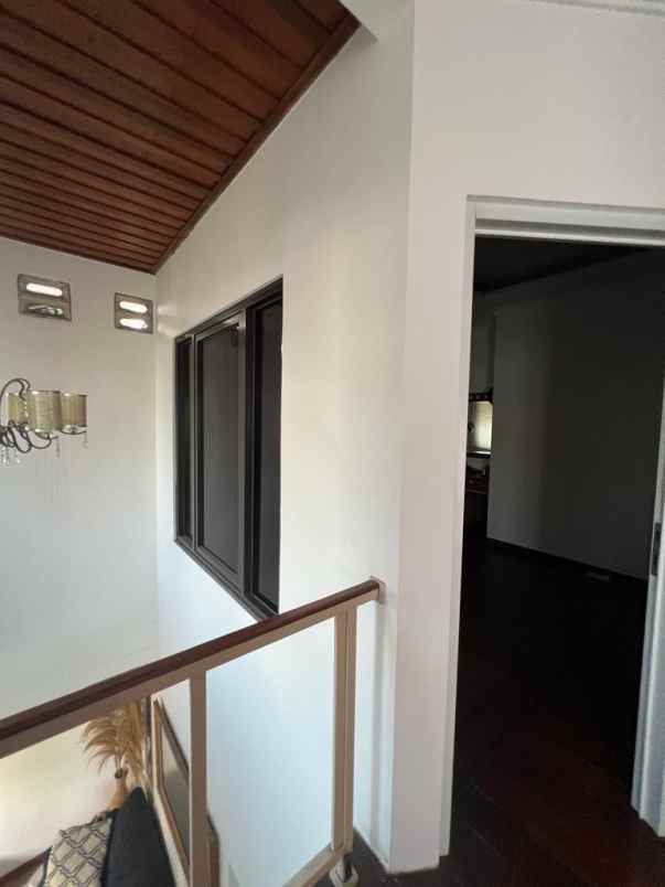 dijual rumah ciputat