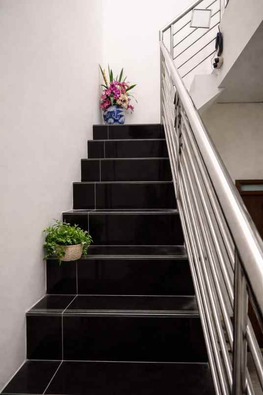 dijual rumah cisaranten kulon