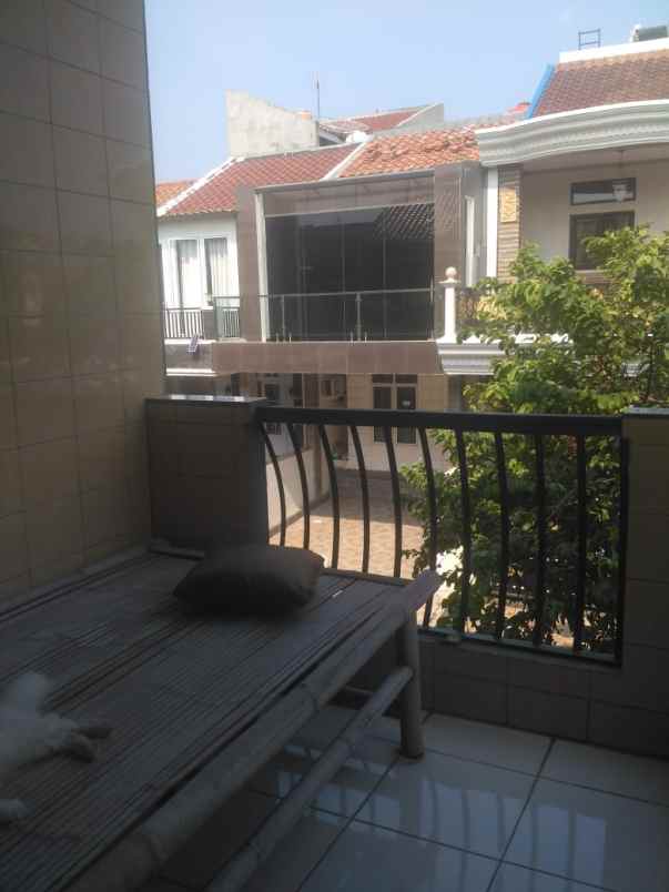 dijual rumah citra grand cibubur