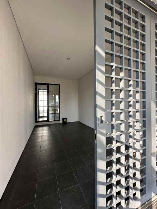 dijual rumah citraland puncak tidar