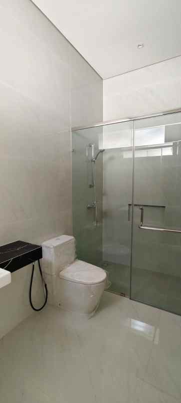 dijual rumah citraland woodland