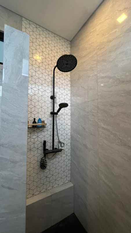 dijual rumah ciwaruga