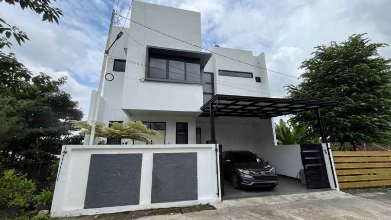 dijual rumah ciwaruga
