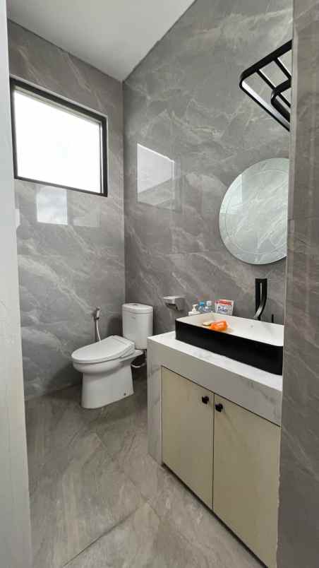 dijual rumah ciwaruga