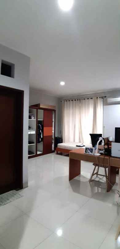 dijual rumah cluster dbanyan jgc