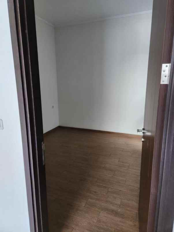 dijual rumah cluster flavio suvarna sutera tangerang