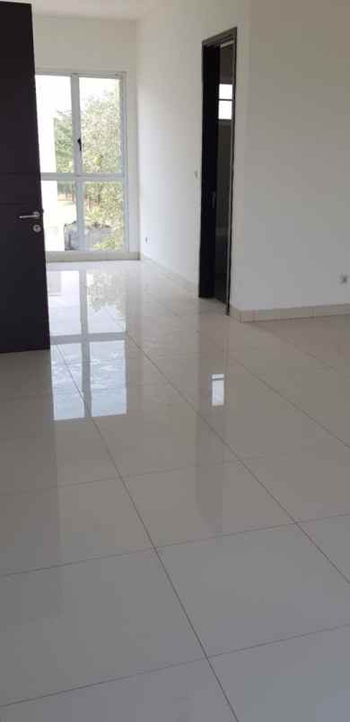 dijual rumah cluster palm spring jgc