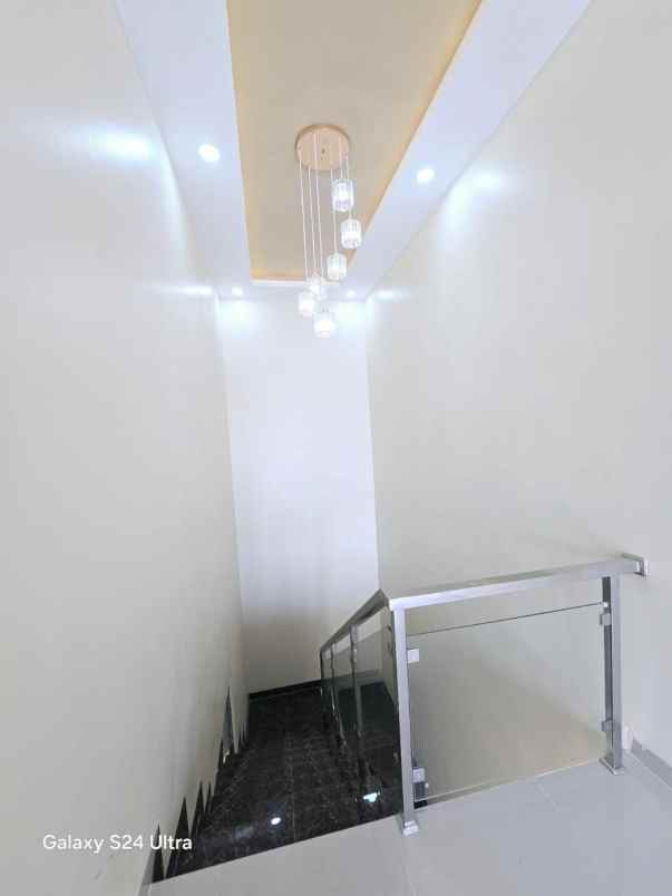 dijual rumah cluster permata harapan baru