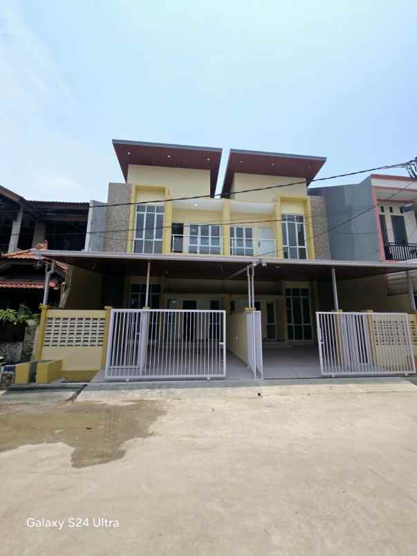 dijual rumah cluster permata harapan baru
