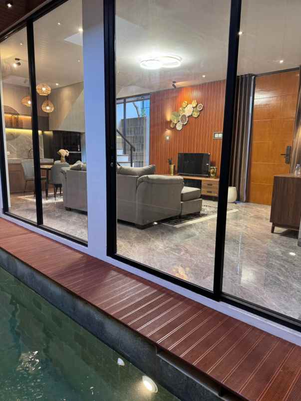 dijual rumah condongcatur