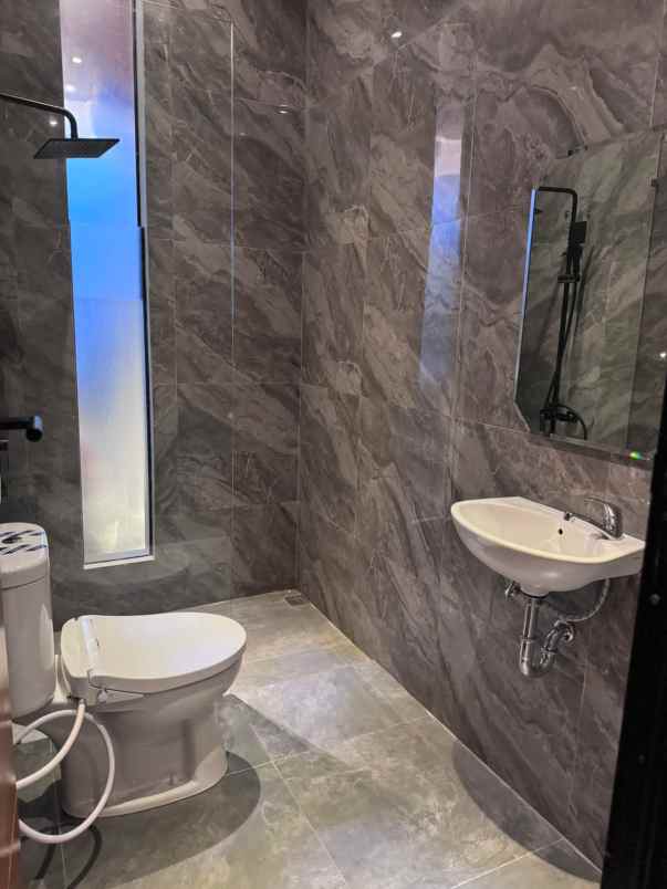 dijual rumah condongcatur