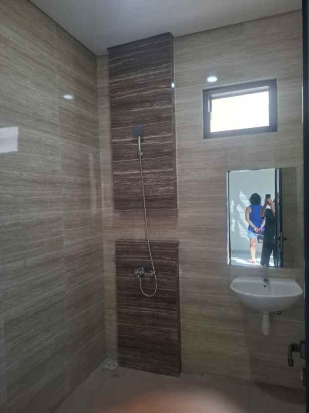 dijual rumah darmo indah