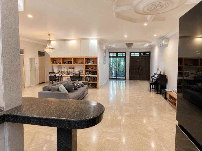 dijual rumah darmo permai selatan