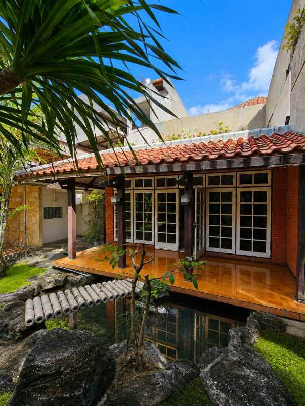dijual rumah darmo permai selatan