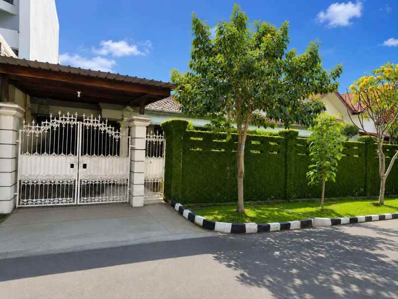 dijual rumah darmo permai selatan