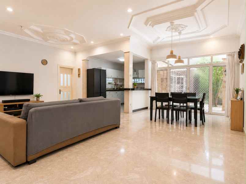 dijual rumah darmo permai selatan