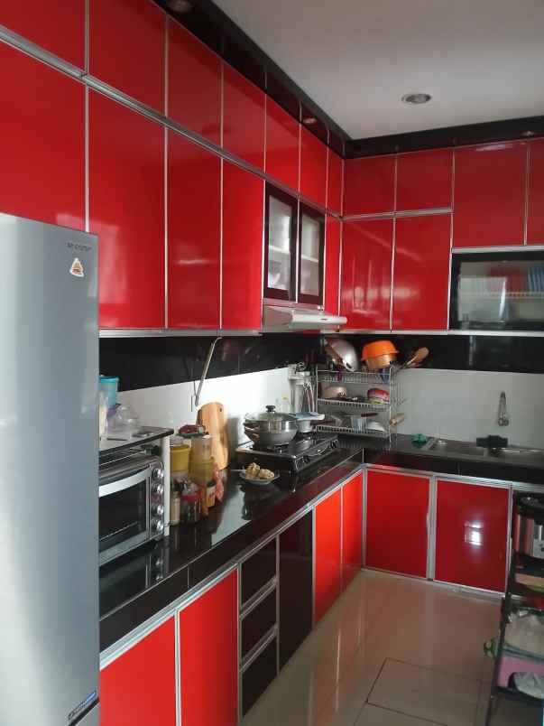 dijual rumah dekat mall di maple summarecon bekasi