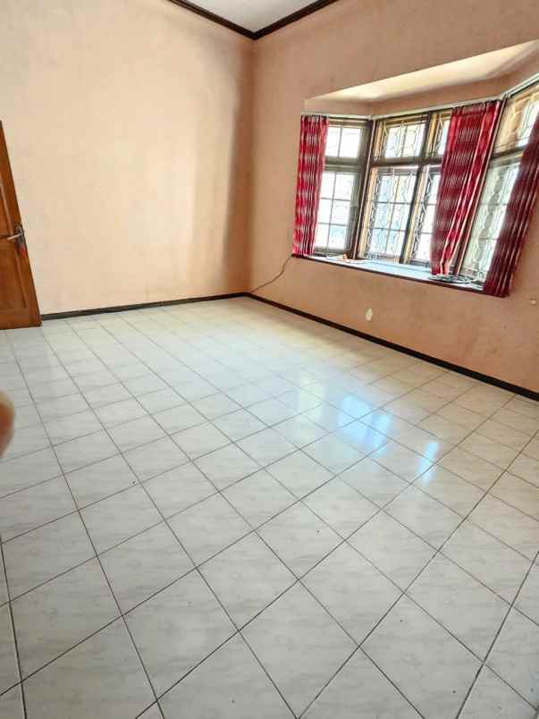 dijual rumah dharmahusada