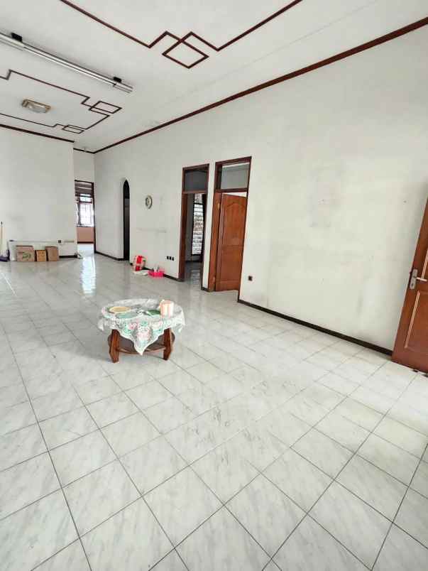 dijual rumah dharmahusada