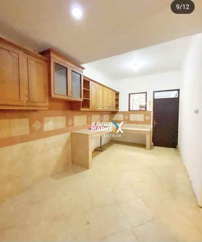 dijual rumah dharmahusada indah utara