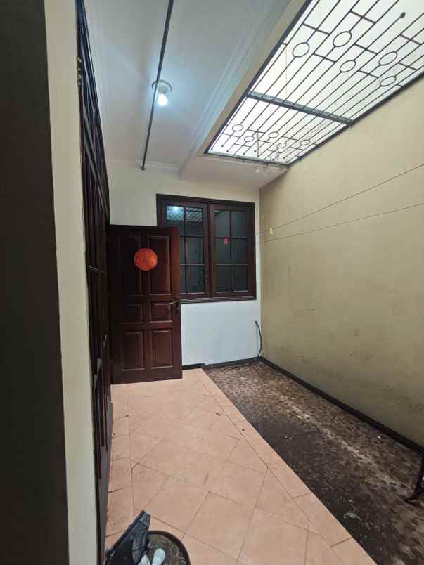 dijual rumah dharmahusada mas