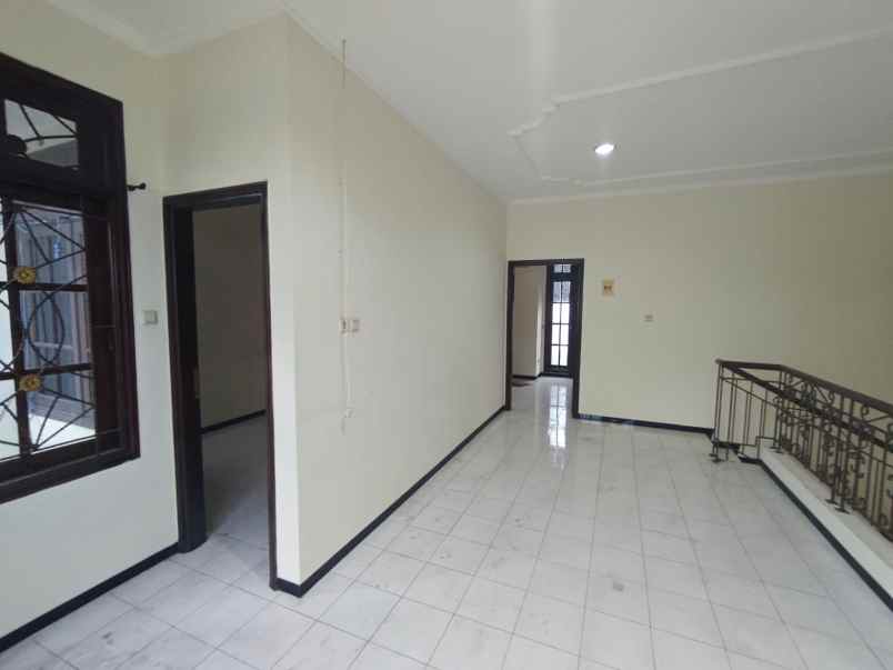 dijual rumah dharmahusada mas