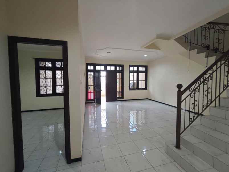 dijual rumah dharmahusada mas
