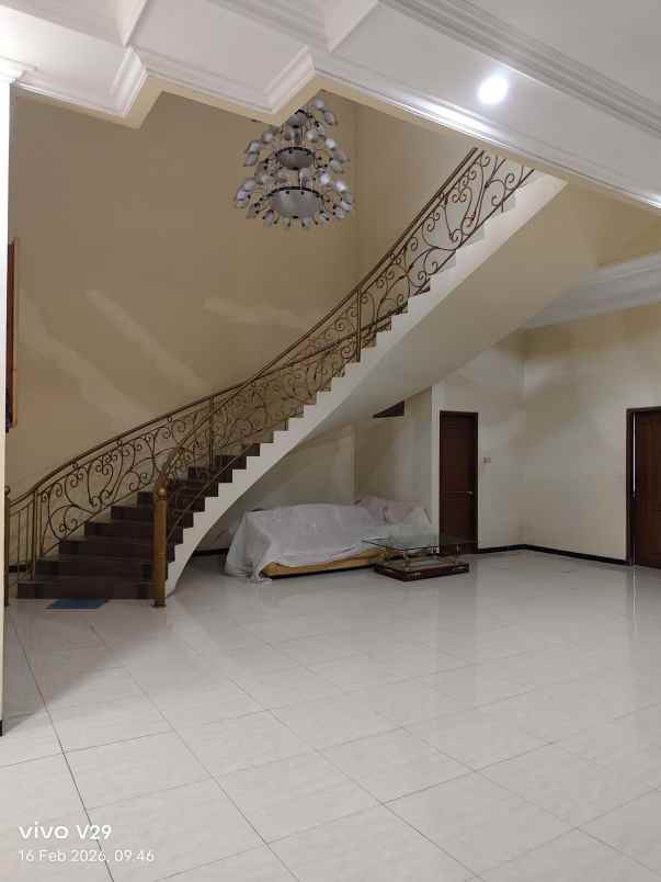 dijual rumah dharmahusada mas