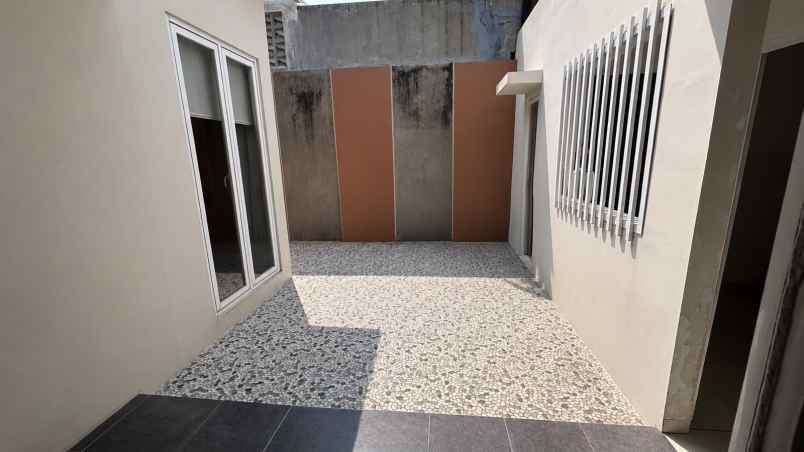 dijual rumah di cluster graha padma semarang