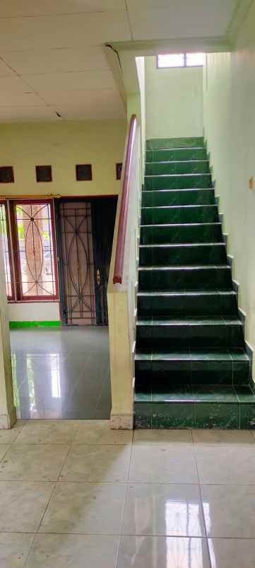 dijual rumah di daerah kemang pratama