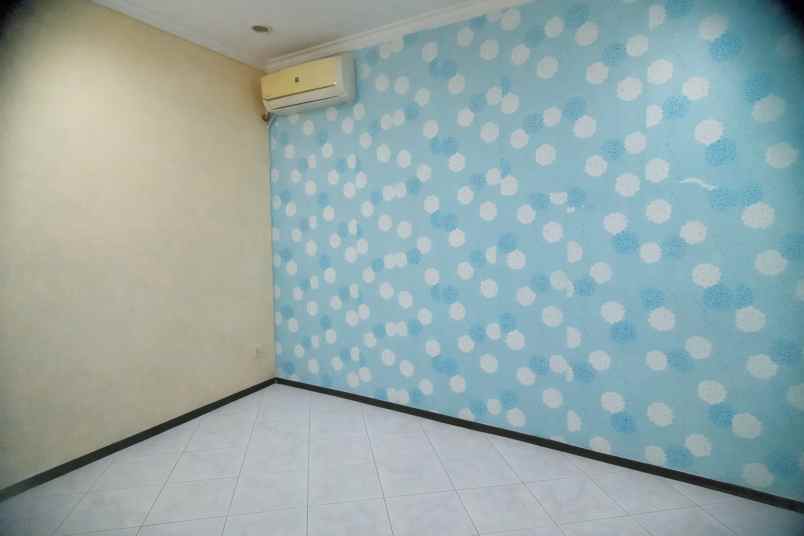 dijual rumah di darmo indah timur