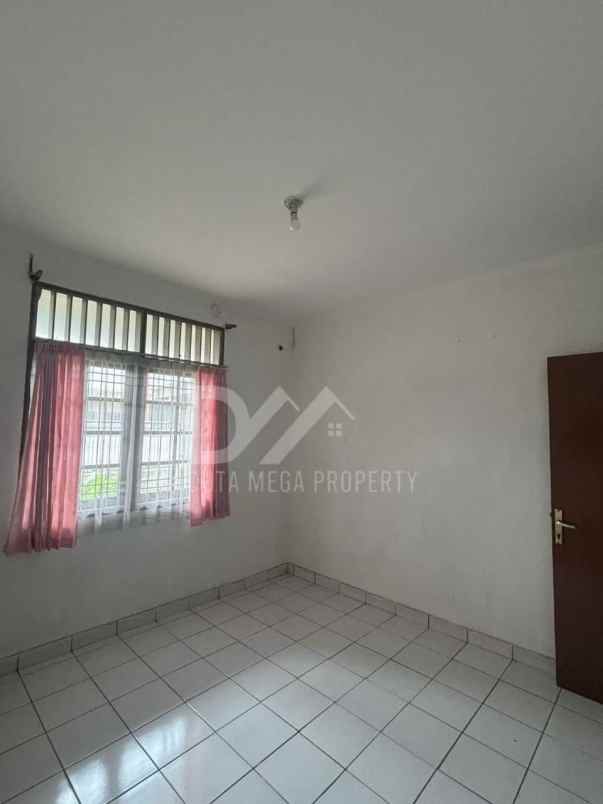 dijual rumah di graha raya bintaro