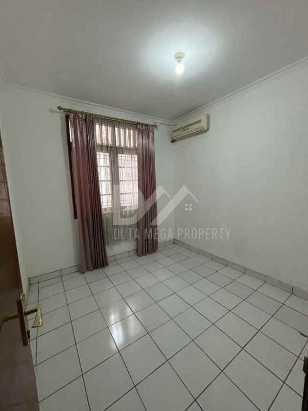 dijual rumah di graha raya bintaro