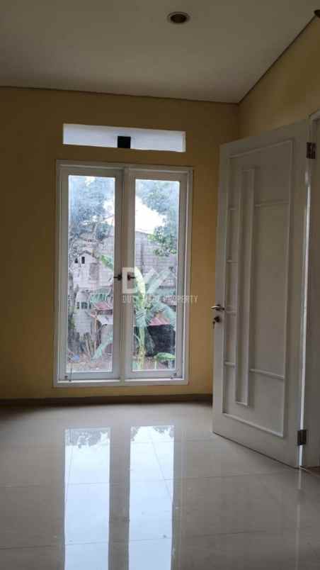 dijual rumah di graha raya bintaro