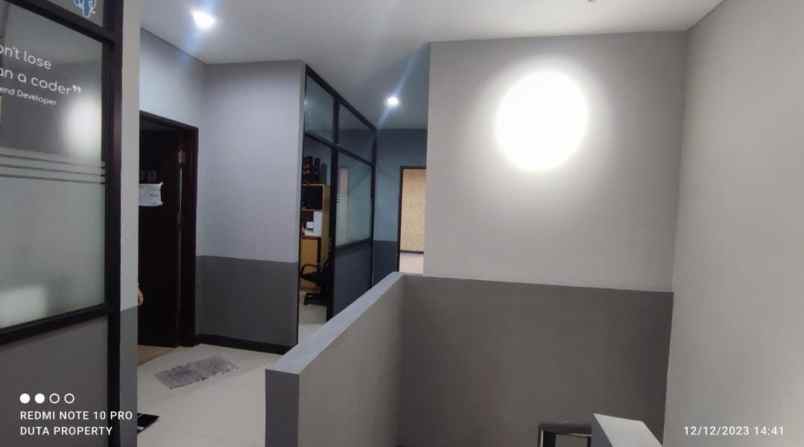 dijual rumah di jual rumah kantor 2