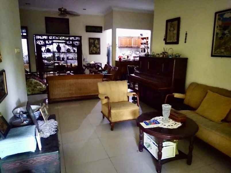 dijual rumah di manyar indah dekat merr galaxy mall