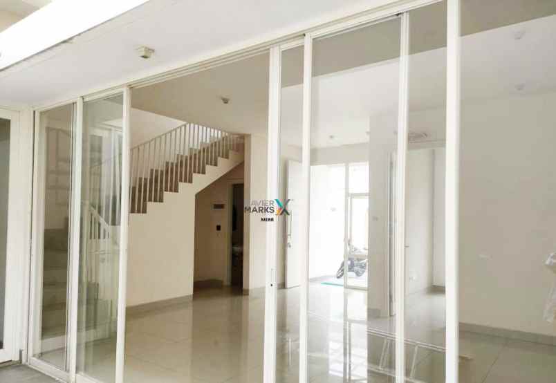 dijual rumah di perumahan griya galaxy baru terawat