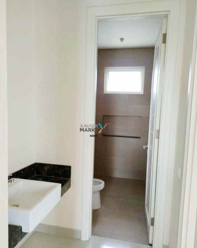 dijual rumah di perumahan griya galaxy baru terawat