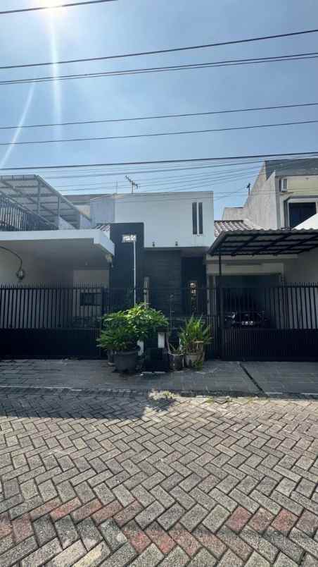 dijual rumah di sutorejo timur