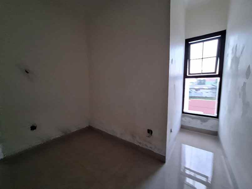 dijual rumah dr ratna