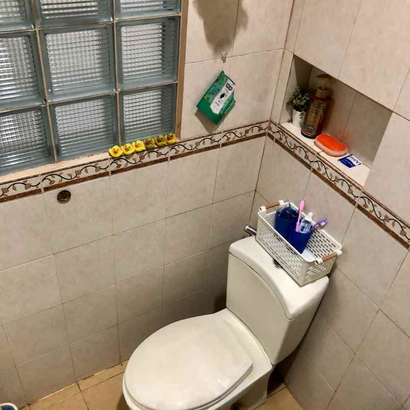 dijual rumah duren sawit