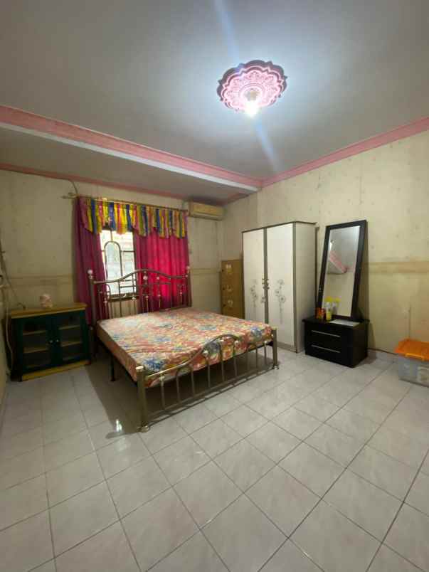 dijual rumah duren sawit