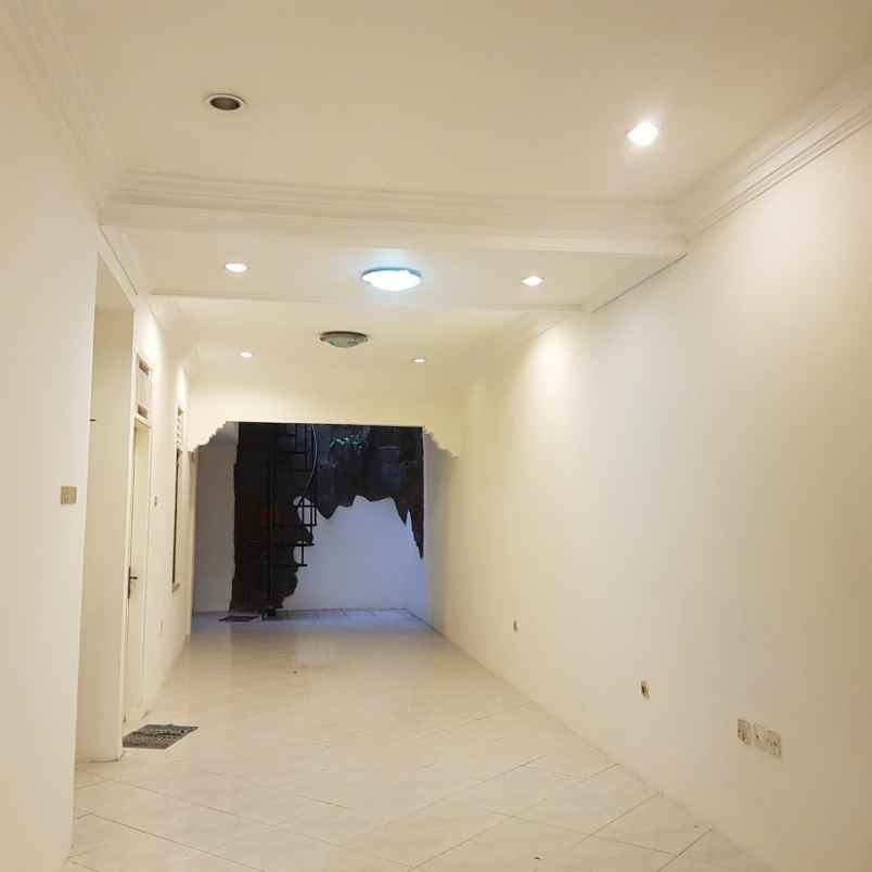 dijual rumah gading elok