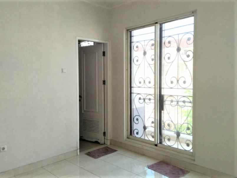 dijual rumah gading grande residence