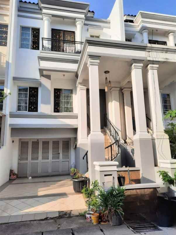 dijual rumah gading grande residence
