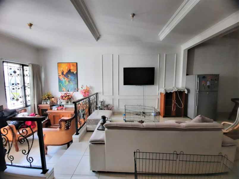 dijual rumah gading grande residence
