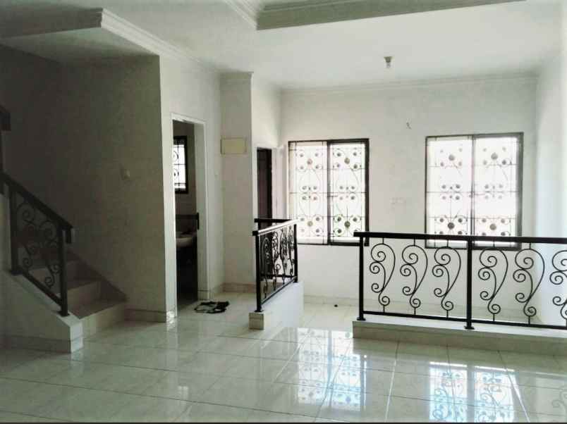 dijual rumah gading grande residence