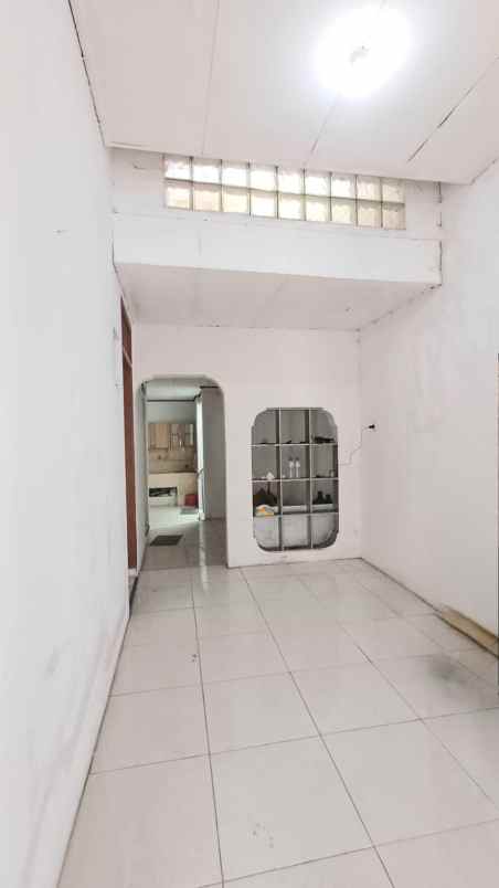 dijual rumah gading griya lestari