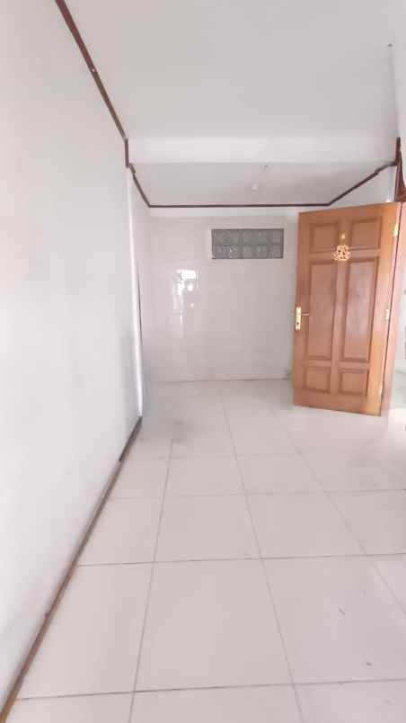 dijual rumah gading griya lestari
